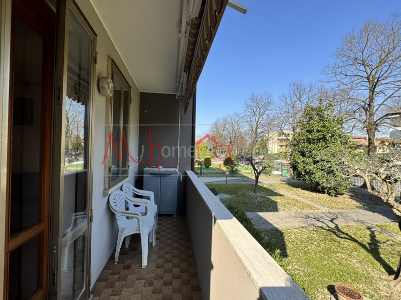 ABANO TERME - Vicino all'istituto comprensivo statale Vittorino da Feltre proponiamo in vendita a...