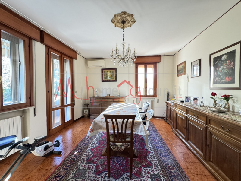 ABANO TERME - Vicino all'istituto comprensivo statale Vittorino da Feltre proponiamo in vendita a...