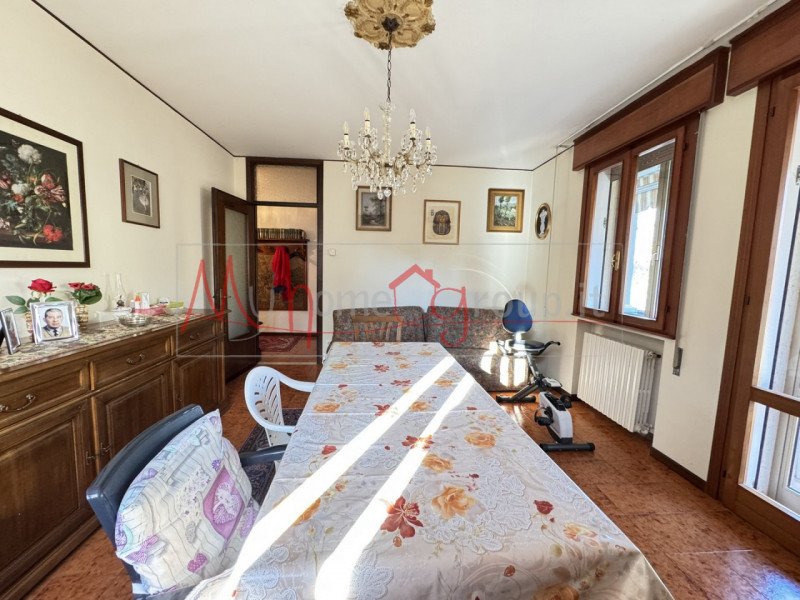 ABANO TERME - Vicino all'istituto comprensivo statale Vittorino da Feltre proponiamo in vendita a...