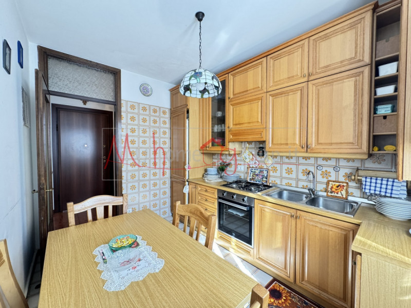 ABANO TERME - Vicino all'istituto comprensivo statale Vittorino da Feltre proponiamo in vendita a...