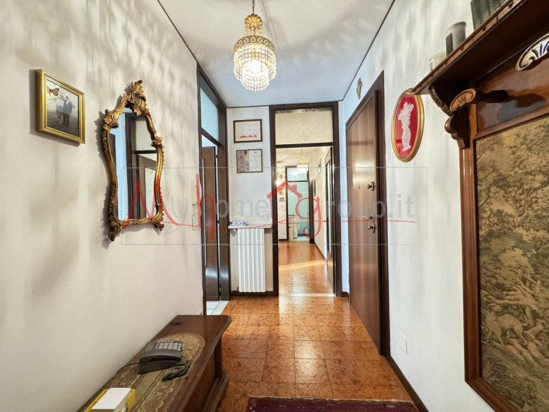 ABANO TERME - Vicino all'istituto comprensivo statale Vittorino da Feltre proponiamo in vendita a...