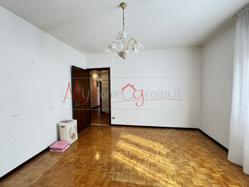 ABANO TERME - Vicino all'istituto comprensivo statale Vittorino da Feltre proponiamo in vendita a...