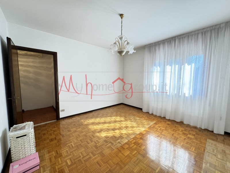 ABANO TERME - Vicino all'istituto comprensivo statale Vittorino da Feltre proponiamo in vendita a...