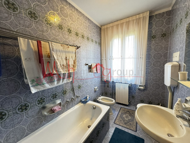 ABANO TERME - Vicino all'istituto comprensivo statale Vittorino da Feltre proponiamo in vendita a...