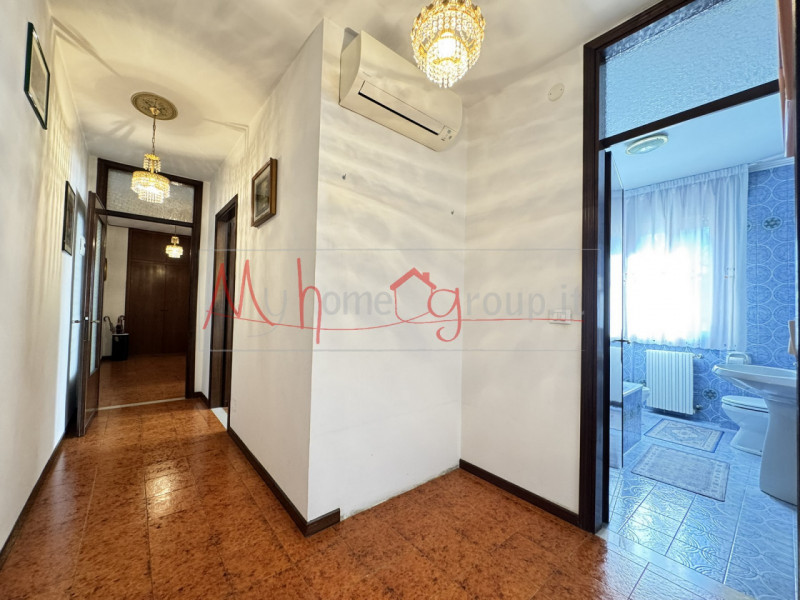 ABANO TERME - Vicino all'istituto comprensivo statale Vittorino da Feltre proponiamo in vendita a...