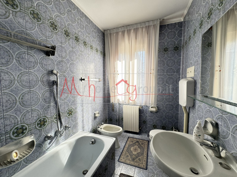 ABANO TERME - Vicino all'istituto comprensivo statale Vittorino da Feltre proponiamo in vendita a...