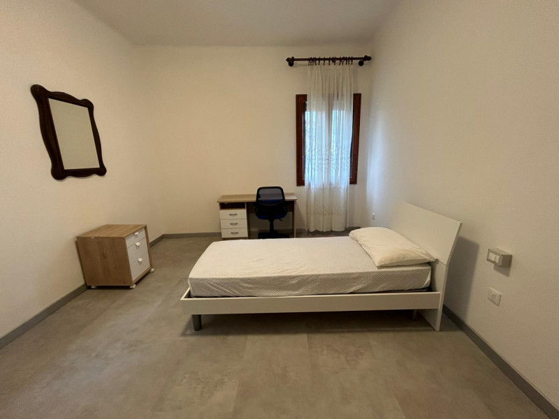 ARACELI

Inserito in un quartiere residenziale, zona ben abitata e molto tranquilla. L’appartamen...