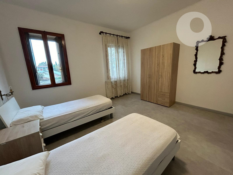 ARACELI

Inserito in un quartiere residenziale, zona ben abitata e molto tranquilla. L’appartamen...