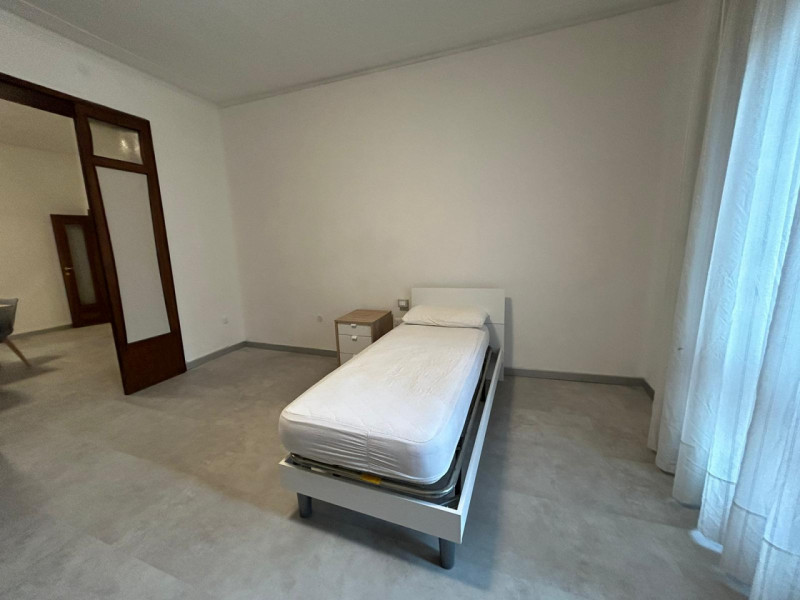 ARACELI

Inserito in un quartiere residenziale, zona ben abitata e molto tranquilla. L’appartamen...