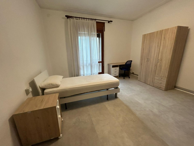 ARACELI

Inserito in un quartiere residenziale, zona ben abitata e molto tranquilla. L’appartamen...