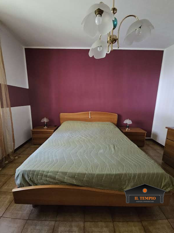 VICENZA-FINE VIALE SANT'AGOSTINO-NOGARAZZA: In strada riparata dal traffico e circondata dal verd...