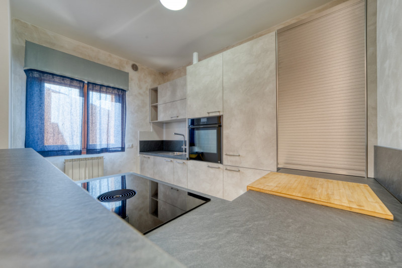 NOVENTA PADOVANA Zona Noventana. Proponiamo in vendita un ESCLUSIVO ATTICO completamente arredato...