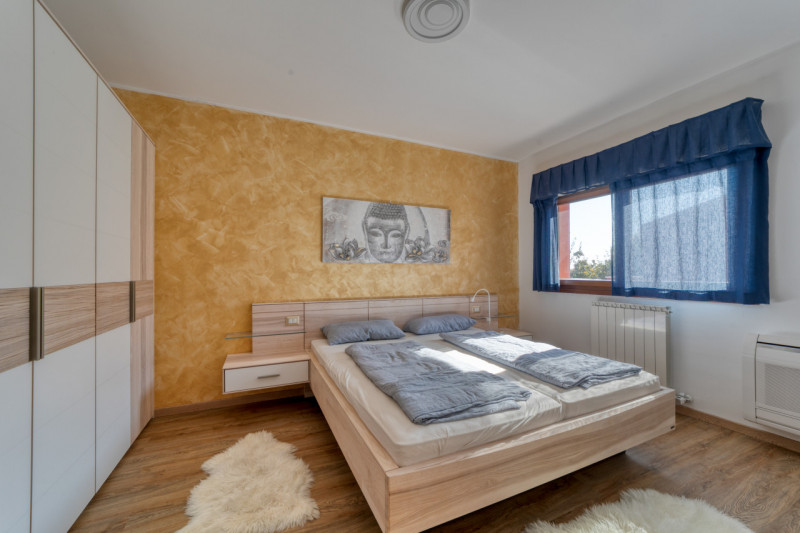 NOVENTA PADOVANA Zona Noventana. Proponiamo in vendita un ESCLUSIVO ATTICO completamente arredato...