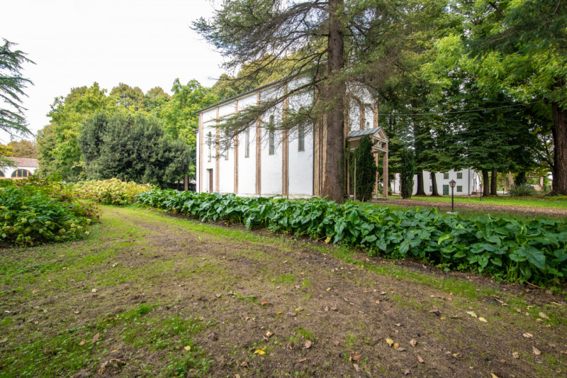 San Giorgio in Bosco – Località Giarabassa

Villa storica da restaurare con parco privato di 2.00...