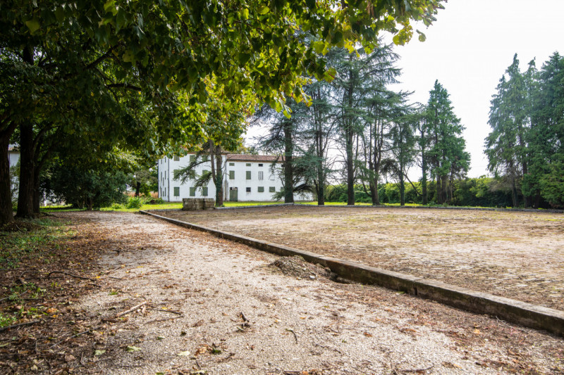 San Giorgio in Bosco – Località Giarabassa

Villa storica da restaurare con parco privato di 2.00...