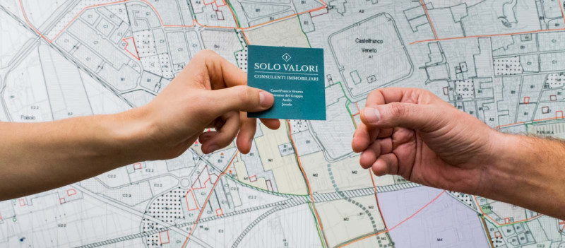 Rif. D219 (per info 338 9387816 Matteo – 393 1710719 Fabrizio)

Capannone  in buone condizioni. S...