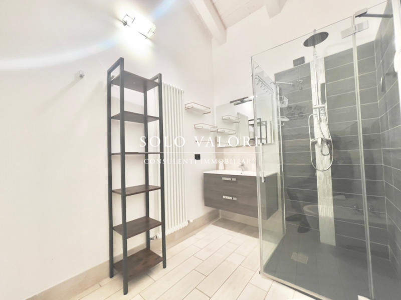 Scopri questa incantevole casa singola terratetto situata nel cuore di Jesolo, precisamente nella...