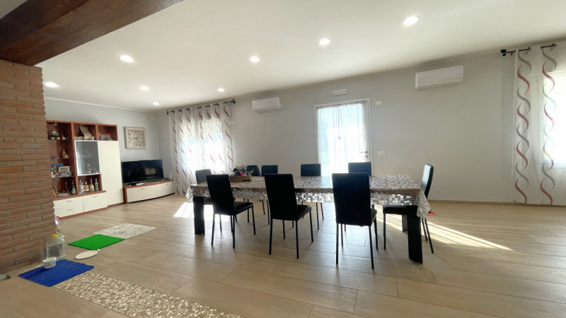 Cerchi una Casa Singola, spaziosa e moderna?
Leggi qui sotto!


Ciao da Arcobaleno Consulenti Imm...