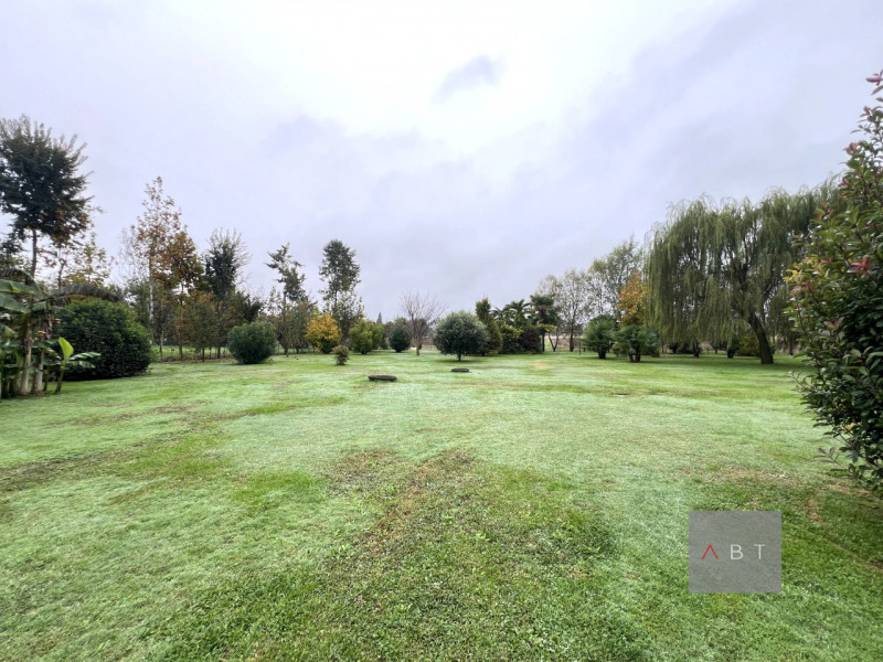 Situato nella frazione di Busiago, vendesi terreno agricolo piantumato di mq. 3090 con impianto d...