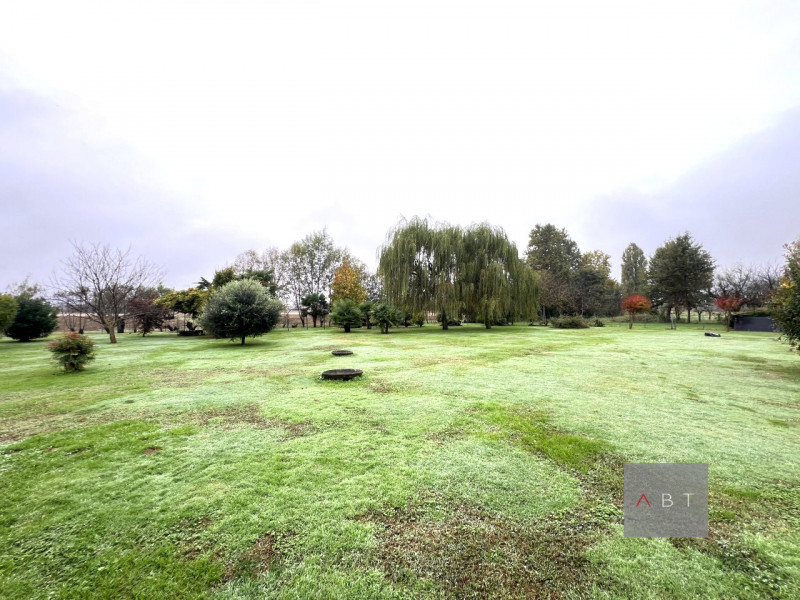 Situato nella frazione di Busiago, vendesi terreno agricolo piantumato di mq. 3090 con impianto d...