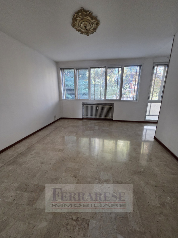 - ASTA IMMOBILIARE - PADOVA quartiere MORTISE - via Alberto Riva villasanta, APPARTAMENTO al pian...