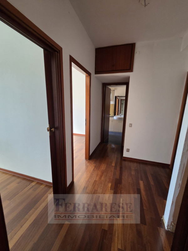 - ASTA IMMOBILIARE - PADOVA quartiere MORTISE - via Alberto Riva villasanta, APPARTAMENTO al pian...