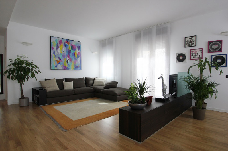 In una posizione strategica e ben servita, a ridosso delle mura, proponiamo appartamento situato ...