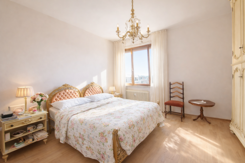 In una posizione strategica e ben servita, a ridosso delle mura, appartamento situato ai piani al...