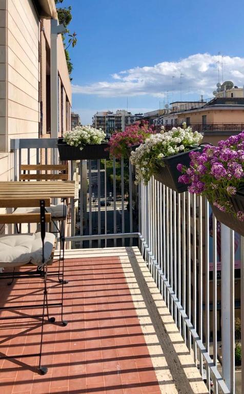 In una posizione strategica e ben servita, a ridosso delle mura, proponiamo appartamento situato ...