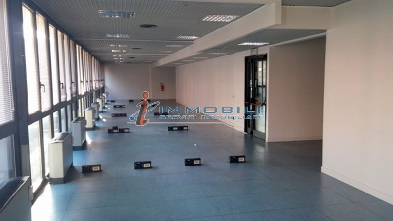 Ufficio in Affitto