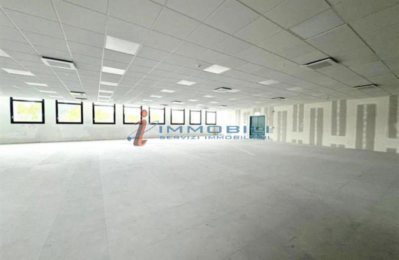 Ufficio in Affitto