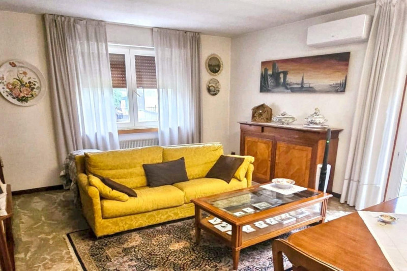 Quest’immobile viene venduto tramite asta online.

Quota di villetta sita a Nove (VI), via Antoni...