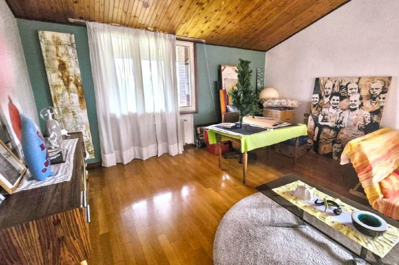 Quest’immobile viene venduto tramite asta online.

Quota di villetta sita a Nove (VI), via Antoni...