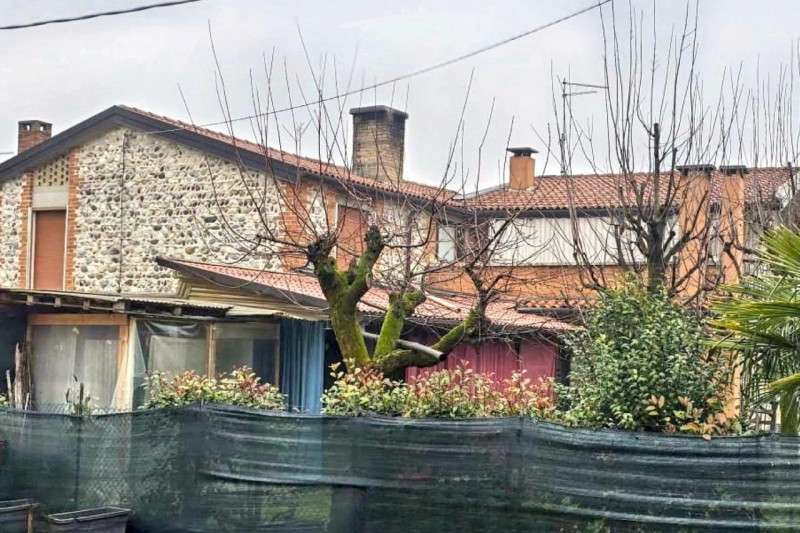 Quest’immobile viene venduto tramite asta online.

Quota di villetta sita a Nove (VI), via Antoni...