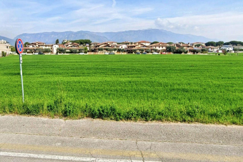 Quest’immobile viene venduto tramite asta online.

Quota di terreno sito a Bassano del Grappa (VI...