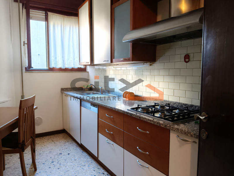 TRICAMERE IN LOCAZIONE BASSANO DEL GRAPPA - APPENA FUORI LE MURA DEL CENTRO STORICO.
Proponiamo i...