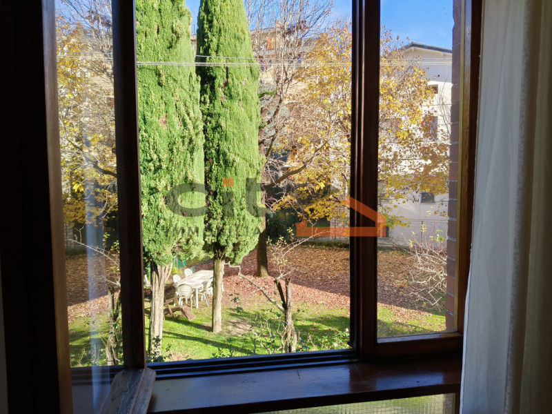 TRICAMERE IN LOCAZIONE BASSANO DEL GRAPPA - APPENA FUORI LE MURA DEL CENTRO STORICO.
Proponiamo i...