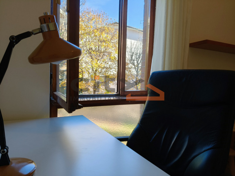 TRICAMERE IN LOCAZIONE BASSANO DEL GRAPPA - APPENA FUORI LE MURA DEL CENTRO STORICO.
Proponiamo i...