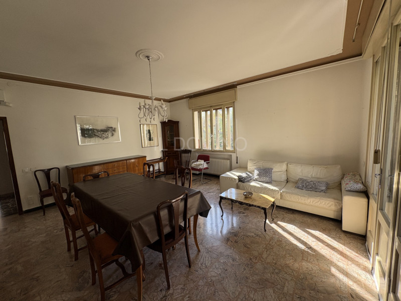 Su palazzina di solo 2 unità, in centro alla Sacra Famiglia, libero da subito appartamento arreda...