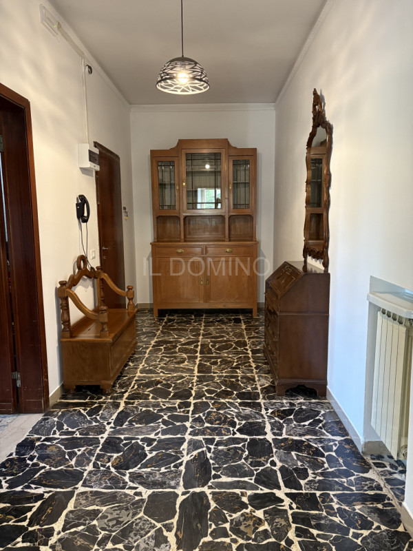 Su palazzina di solo 2 unità, in centro alla Sacra Famiglia, libero da subito appartamento arreda...