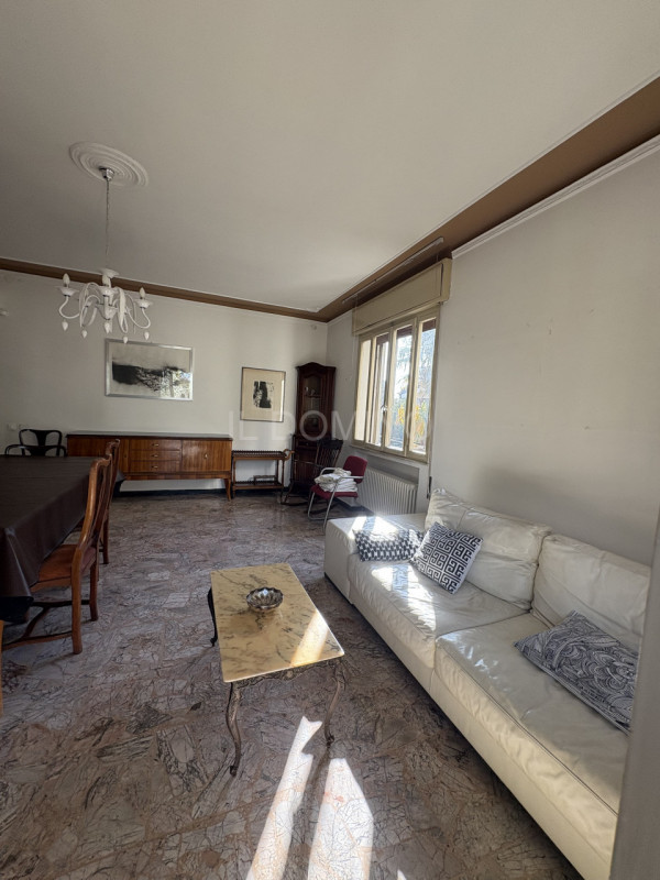 Su palazzina di solo 2 unità, in centro alla Sacra Famiglia, libero da subito appartamento arreda...