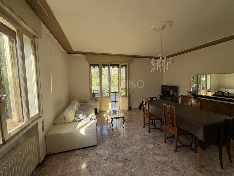 Su palazzina di solo 2 unità, in centro alla Sacra Famiglia, libero da subito appartamento arreda...