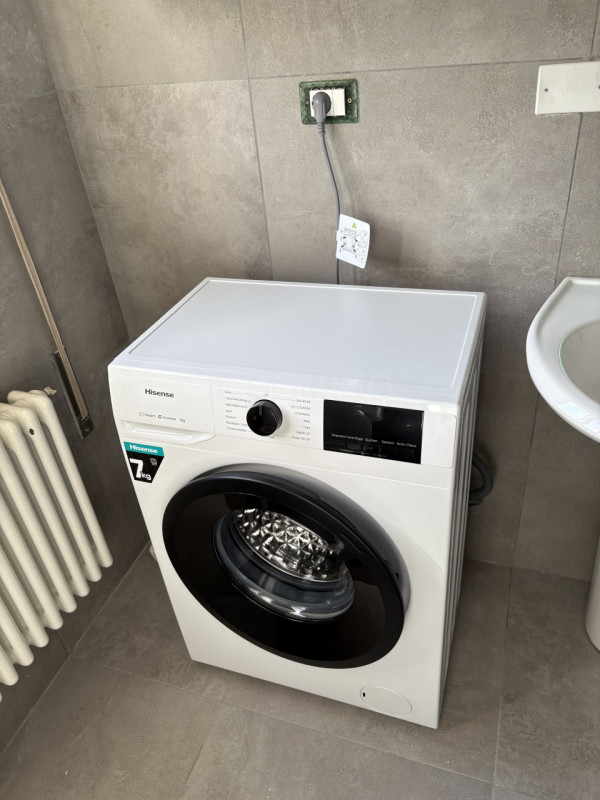 Su palazzina di solo 2 unità, in centro alla Sacra Famiglia, libero da subito appartamento arreda...