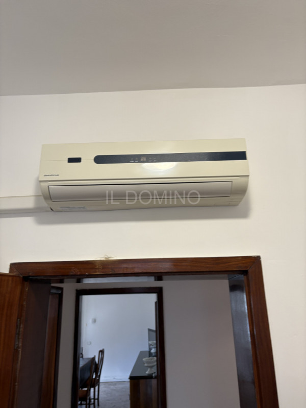 Su palazzina di solo 2 unità, in centro alla Sacra Famiglia, libero da subito appartamento arreda...