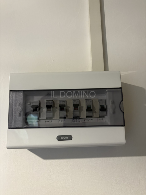 Su palazzina di solo 2 unità, in centro alla Sacra Famiglia, libero da subito appartamento arreda...