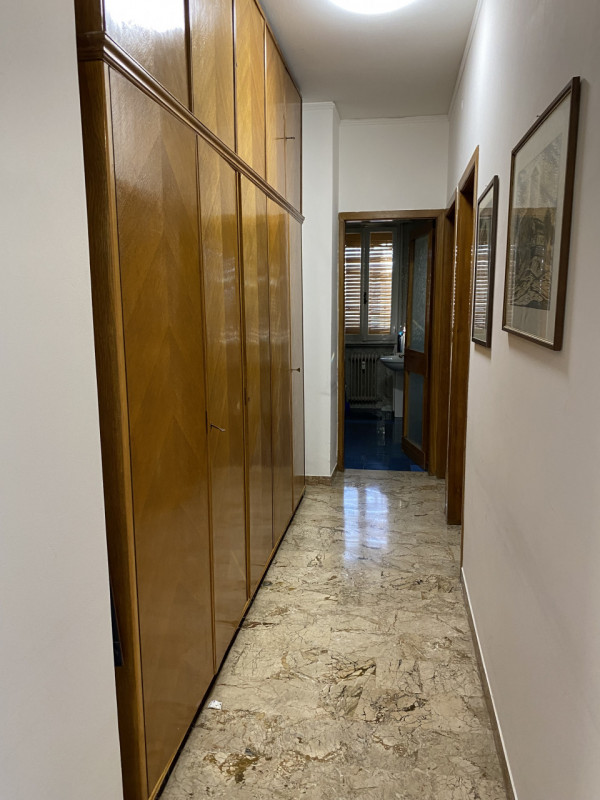 Laterale via Sorio via Peschiera in Appartamento arredato con aria condizionata con salone cucina...