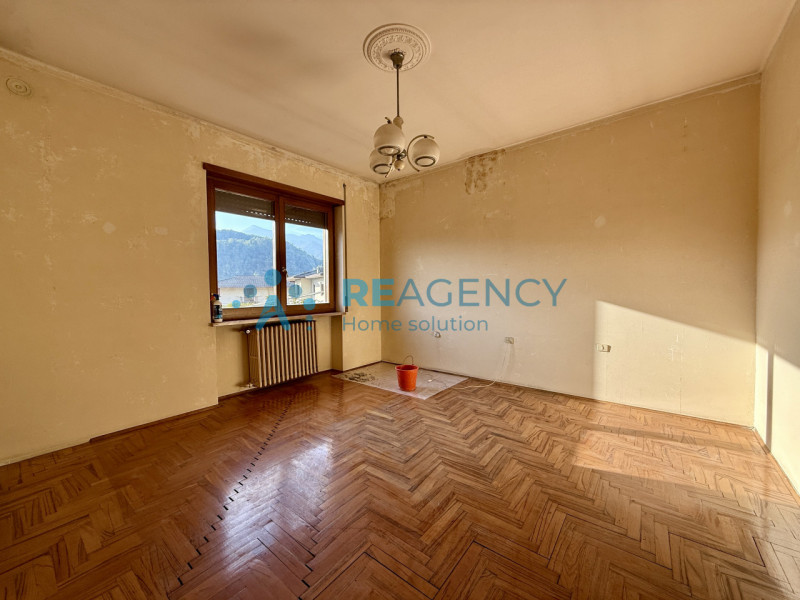 Valdagno - Novale

Stai cercando un ampio appartamento bicamere in una bifamiliare?
Prezzo € 57.0...