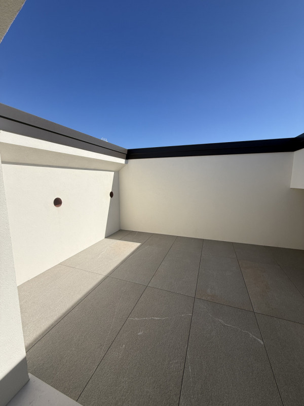 Nel cuore di Castelfranco Veneto, a pochi passi dal centro storico, proponiamo in vendita un escl...