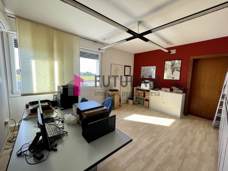 RIF:  097NM -  RUBANO (PD)  -  PER INFO    340 335 8378 - 0444/310220

Propongo in affitto un uff...