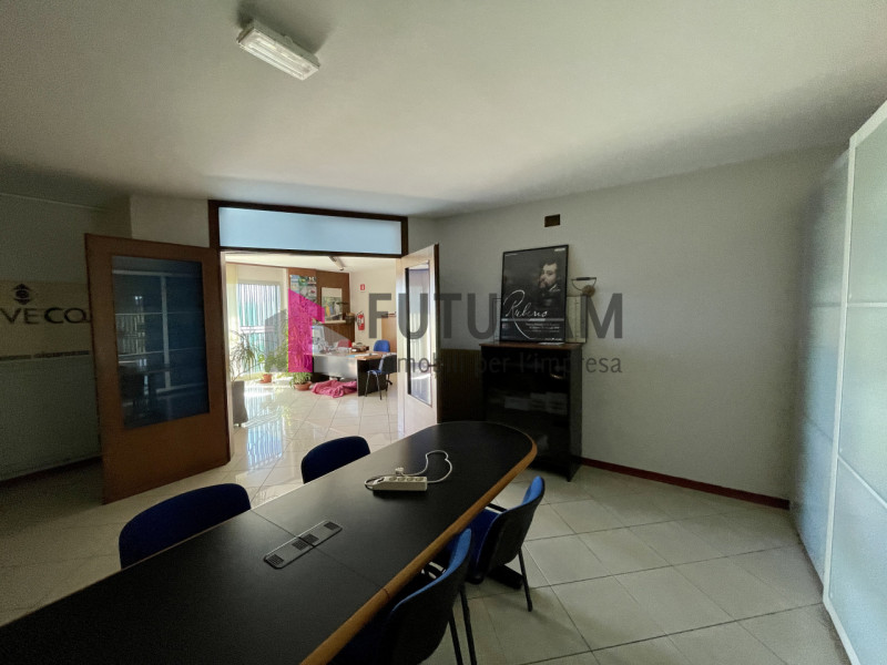 RIF:  097NM -  RUBANO (PD)  -  PER INFO    340 335 8378 - 0444/310220

Propongo in affitto un uff...